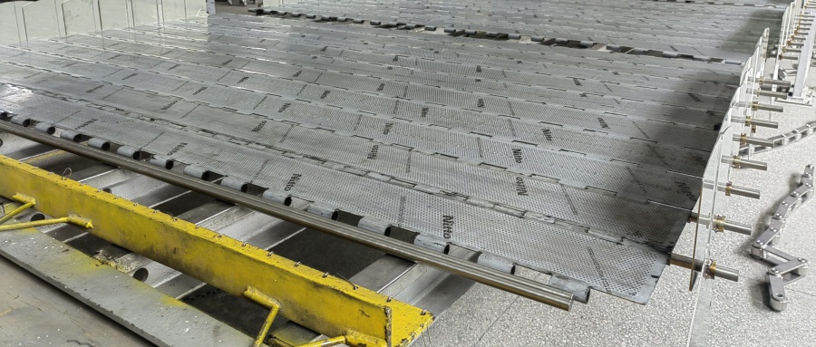 【后卯網帶】-定制大型薯條冷卻輸送網帶使用案例